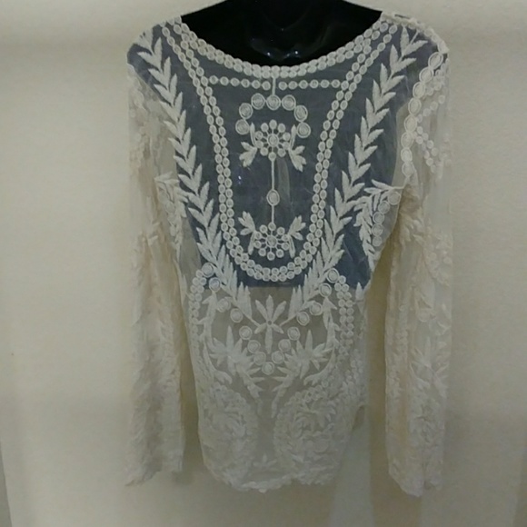 Cupio Embroidered Crocheted Lace Top - Picture 4 of 7